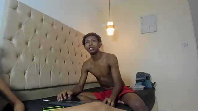 Snapshot of Hotblosson chatting on 11.04.25 Hotblosson online show from 11.04.25