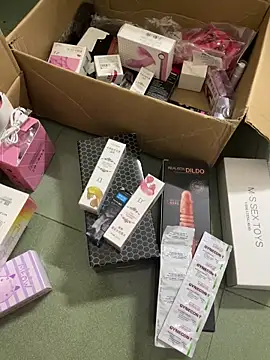 Snapshot of thienchi_lingeries1995 chatting on 10.24.25 thienchi lingeries1995 online show from 10.24.25