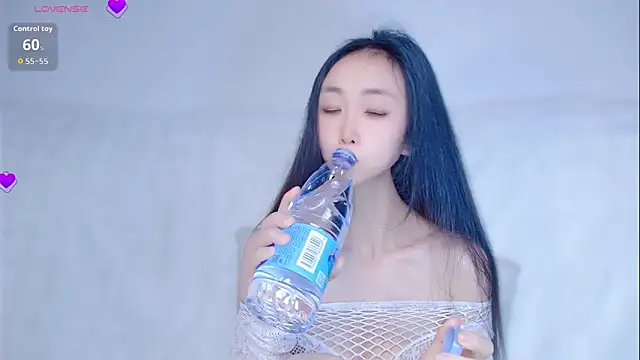Snapshot of hyp0crite chatting on 06.07.26 hyp0crite online show from 06.07.26