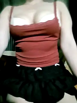 LalayCii online show from 10.14.25