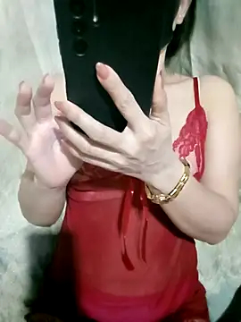 LalayCii online show from 11.11.25