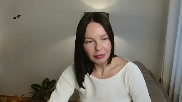 LittleNicolee online show from 10.21.25