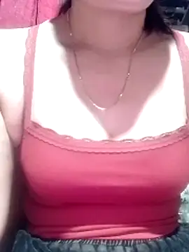 YiyinLy online show from 03.02.26