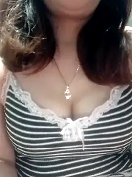 YiyinLy online show from 03.11.26