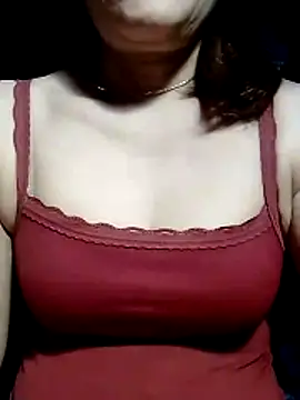 YiyinLy online show from 05.13.26