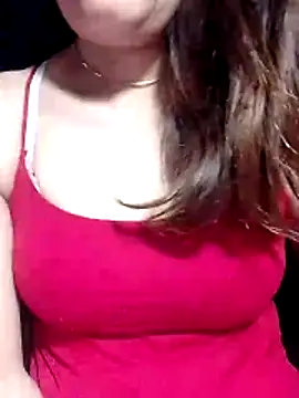 YiyinLy online show from 05.21.26