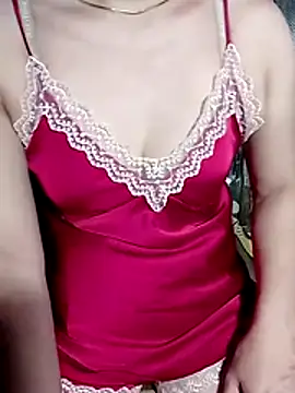 YiyinLy online show from 07.26.26