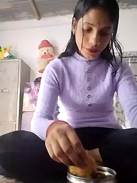 Snapshot of Nitya_hot chatting on 11.17.25 Nitya hot online show from 11.17.25