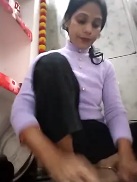 Snapshot of Nitya_hot chatting on 11.21.25 Nitya hot online show from 11.21.25