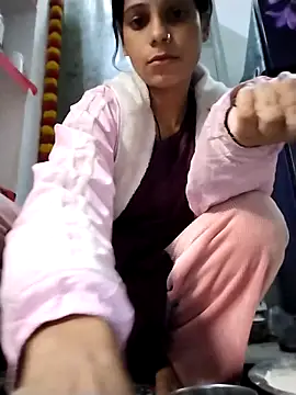 Snapshot of Nitya_hot chatting on 11.27.25 Nitya hot online show from 11.27.25