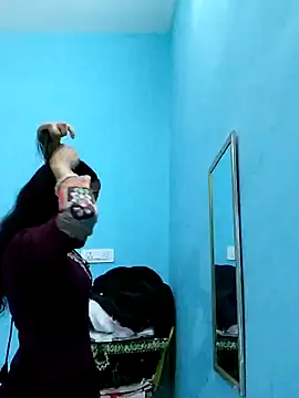 Snapshot of Nitya_hot chatting on 12.20.25 Nitya hot online show from 12.20.25