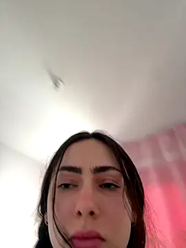 Snapshot of Baby_Mia_pires chatting on 10.18.25 Baby Mia pires online show from 10.18.25