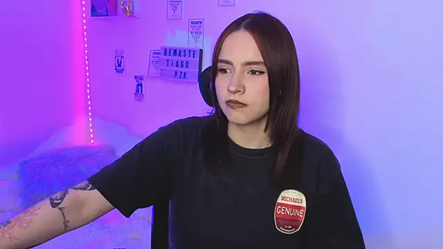 Emily Lindey online show from 02.26.26