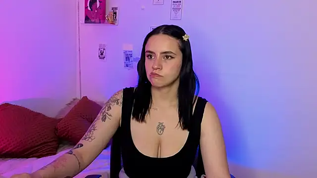 Emily Lindey online show from 04.23.26