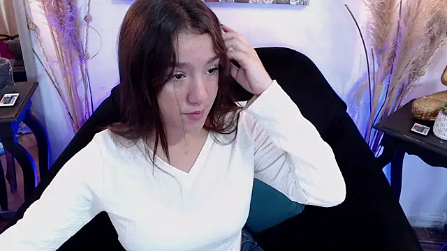 Snapshot of ZharaGag_on_u chatting on 11.02.25 ZharaGag on u online show from 11.02.25