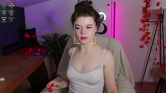 Hot  Tiny online show from 10.31.25