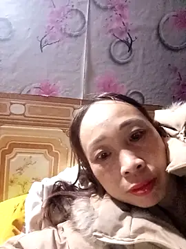 Snapshot of Manni_john chatting on 11.21.25 Manni john online show from 11.21.25