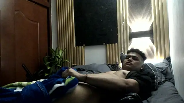 Snapshot of rexforctz chatting on 11.25.25 rexforctz online show from 11.25.25