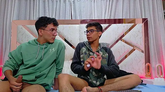 Desire4Duo online show from 10.25.25