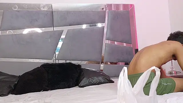 Desire4Duo online show from 11.23.25