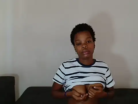 SexyLatoya05 online show from 10.23.25