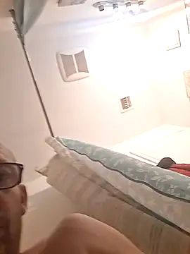 whateveruwanthowever online show from 11.12.25