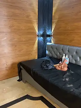 Yvonny27 online show from 03.12.26