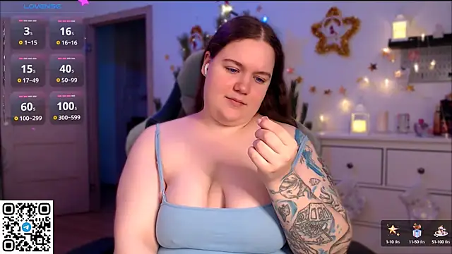 Snapshot of SummerTina chatting on 12.14.24 SummerTina online show from 12.14.24