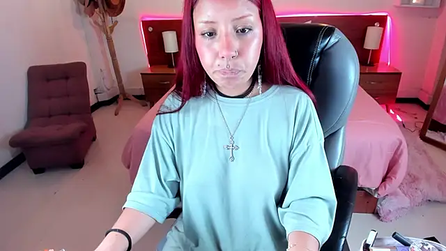 Snapshot of Cat__Moon__ chatting on 10.25.25 Cat Moon online show from 10.25.25