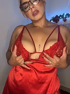 Snapshot of BBWCami_ chatting on 11.23.25 BBWCami online show from 11.23.25