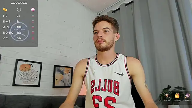 Snapshot of MATEO_HUNTER chatting on 11.13.25 MATEO HUNTER online show from 11.13.25