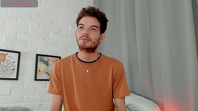 Snapshot of MATEO_HUNTER chatting on 01.16.26 MATEO HUNTER online show from 01.16.26