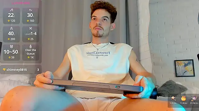 Snapshot of MATEO_HUNTER chatting on 02.10.26 MATEO HUNTER online show from 02.10.26