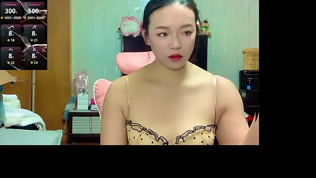 Snapshot of Mimi-777 chatting on 10.21.25 Mimi-777 online show from 10.21.25
