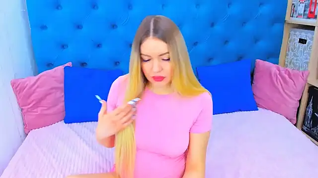 SpicyPreggo online show from 12.15.25