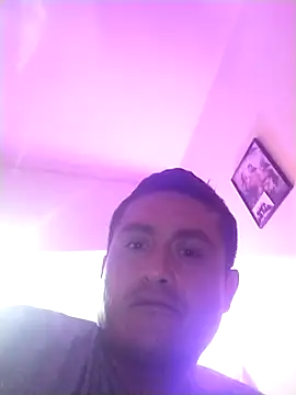 Snapshot of checheludo23 chatting on 12.03.25 checheludo23 online show from 12.03.25