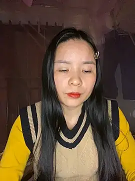 Snapshot of Listen-ly chatting on 11.25.25 Listen-ly online show from 11.25.25