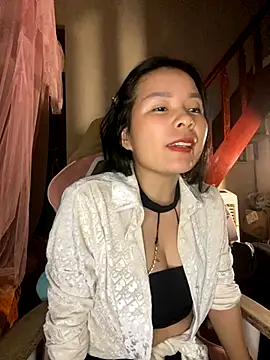 Snapshot of Listen-ly chatting on 11.26.25 Listen-ly online show from 11.26.25