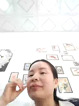 Snapshot of Listen-ly chatting on 12.02.25 Listen-ly online show from 12.02.25