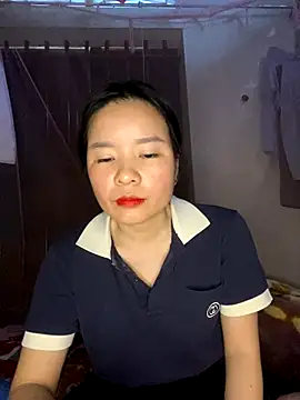 Snapshot of Listen-ly chatting on 12.03.25 Listen-ly online show from 12.03.25