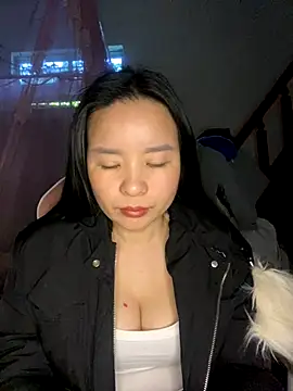 Snapshot of Listen-ly chatting on 12.14.25 Listen-ly online show from 12.14.25