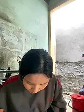 Snapshot of Listen-ly chatting on 12.15.25 Listen-ly online show from 12.15.25