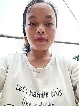 Snapshot of Nguyet2k4 chatting on 10.27.25 Nguyet2k4 online show from 10.27.25