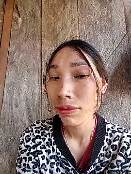 Snapshot of -Kem-01 chatting on 10.18.25 -Kem-01 online show from 10.18.25