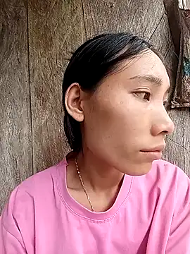 Snapshot of -Kem-01 chatting on 10.20.25 -Kem-01 online show from 10.20.25