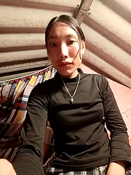 Snapshot of -Kem-01 chatting on 10.26.25 -Kem-01 online show from 10.26.25