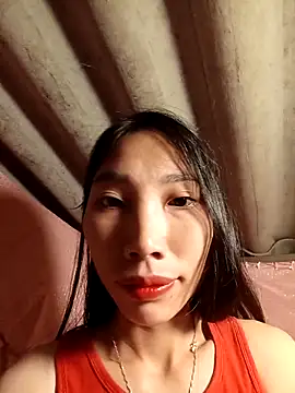 Snapshot of -Kem-01 chatting on 10.28.25 -Kem-01 online show from 10.28.25