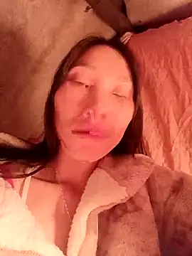 Snapshot of -Kem-01 chatting on 11.19.25 -Kem-01 online show from 11.19.25