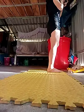 Snapshot of -Kem-01 chatting on 11.29.25 -Kem-01 online show from 11.29.25