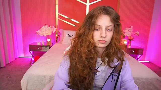 CuteeFoxy online show from 12.17.25